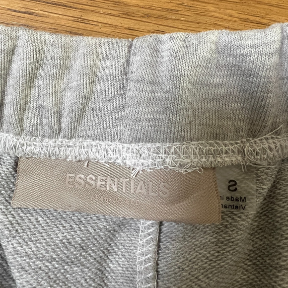 Fear of God Essentials Sweatshorts Oatmeal Size Small Streetwear Skater Urban - Picture 5 of 5